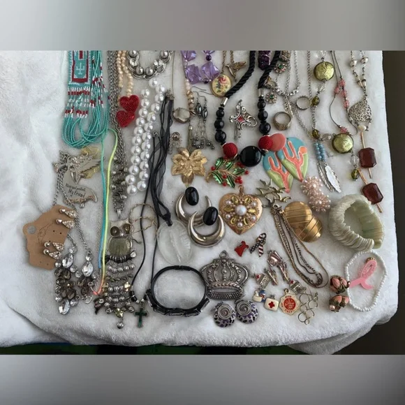 53 Piece Vintage & Designer Jewelry Lot – Icing, Chico's, Juicy Couture - Picture 2 of 6